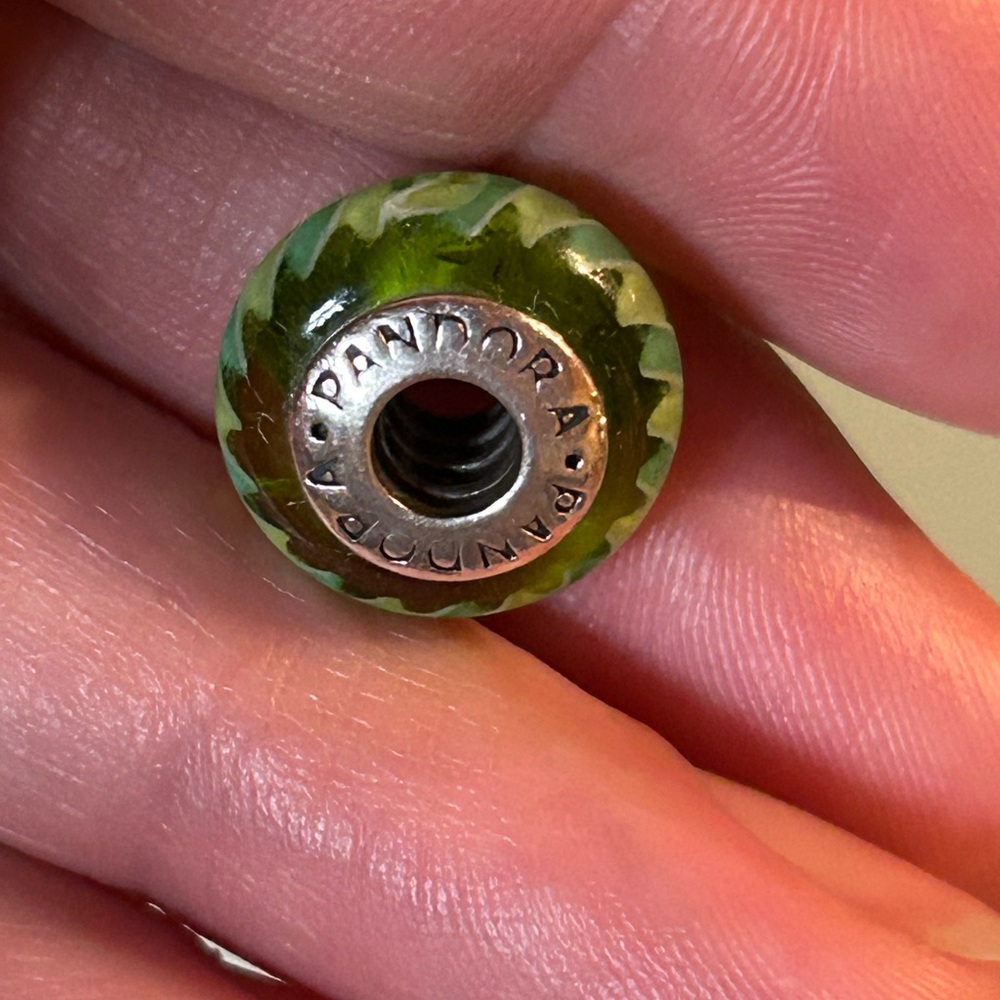 Pandora Vibrant Green Zigzag Charm - Picture 6 of 7